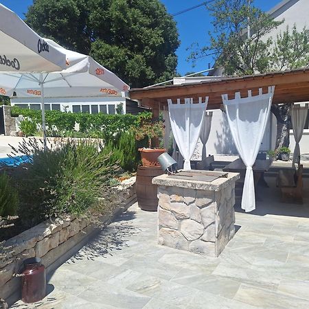 Holiday House Daisy Prapatnica Exterior foto