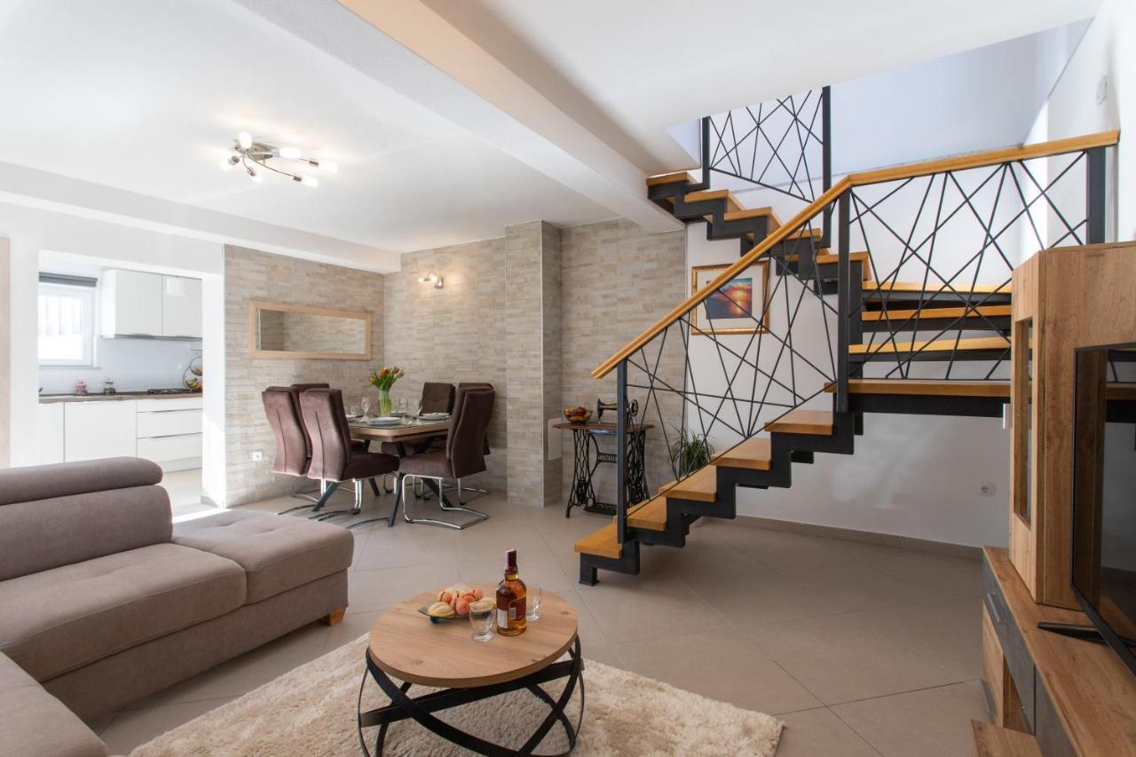 Holiday House Daisy Prapatnica Exterior foto